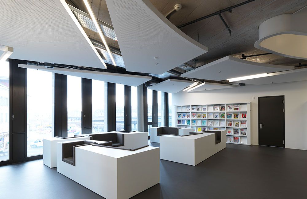 Campus FH Brugg-Windisch - Aufenthaltsraum mit Akustikdecken