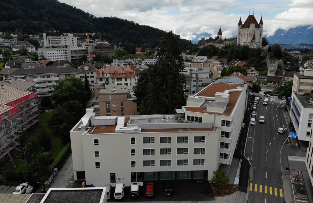 Vogelperspektive auf das Alterszentrum Solviva in Thun