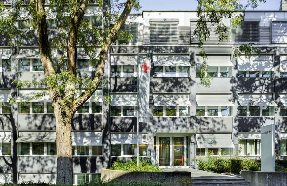 Eingang des Schweizerischen Roten Kreuz in Bern